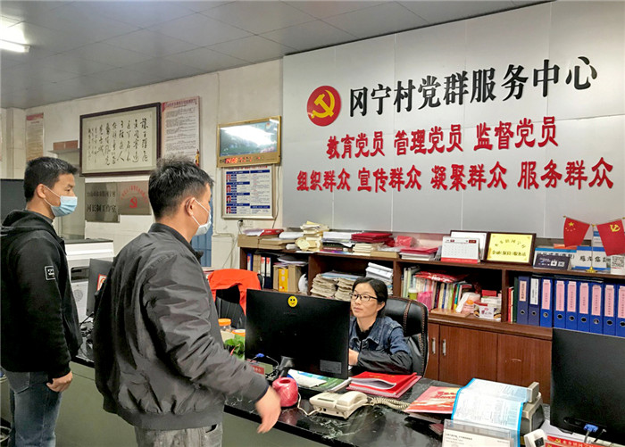 1_12 巡查照片：分别走访了学校辖区所有村委会，联系他们共同做好属地学生的防溺水安全工作。 拷贝.jpg