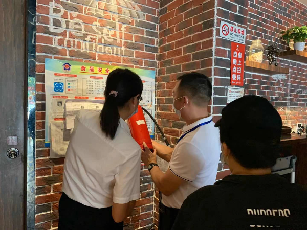 我镇开展中秋国庆节前食品安全和旅游安全检查兼疫情防控检查3.jpg