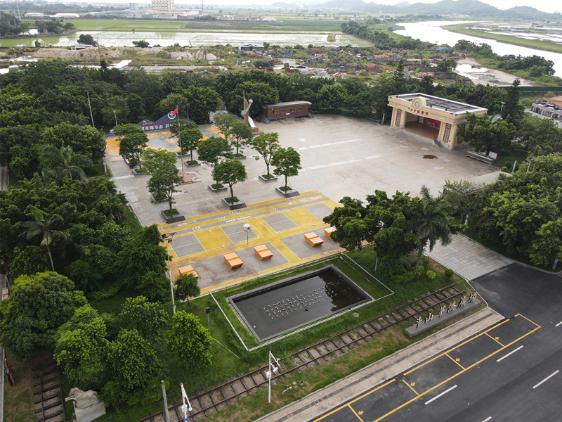 102华侨广场2.JPG