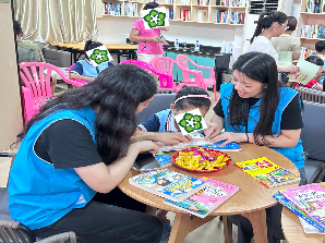 开展“护&middot;爱&middot;辅&middot;导”儿童关爱项目，引导小朋友培养阅读兴趣.jpg