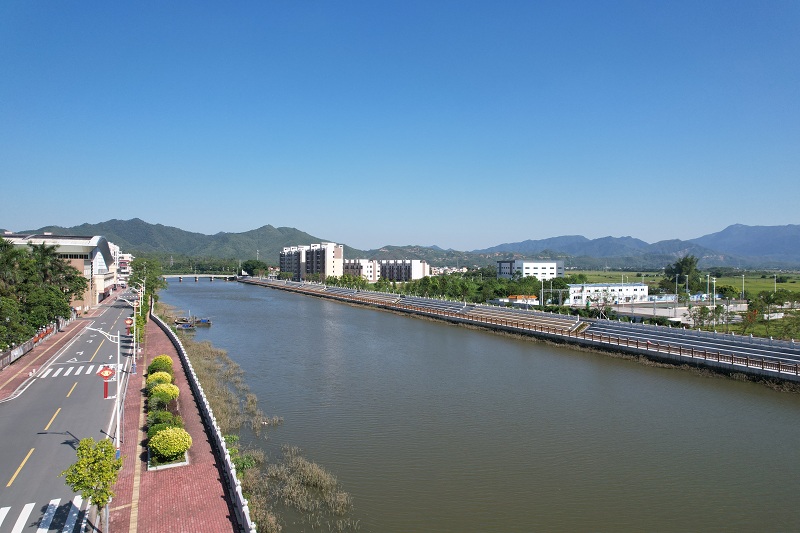 一河两岸2.jpg