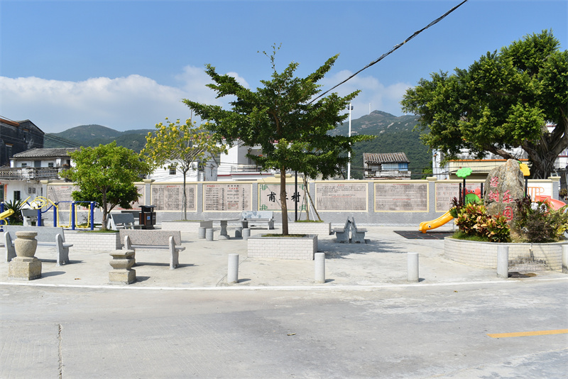 甫草村休闲广场.JPG